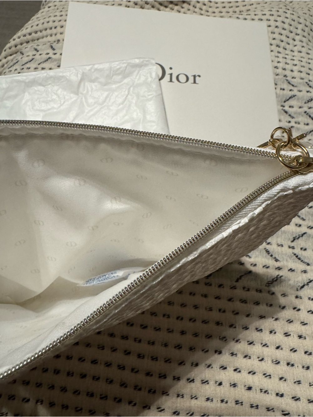 Dior beauty White & Gold Embroidered Zip Pouch bag - Picture 7 of 7